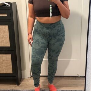 Camouflage green seamless high waisted leggings